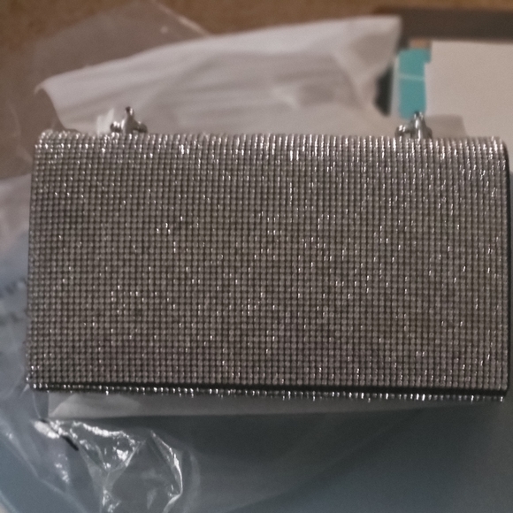 NWOT AKIRA EVENING BAG in silver - Picture 5 of 7